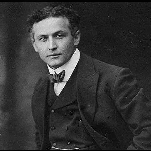 Unlocking the Mystery: 5 Lesser-Known Fun Facts About Harry Houdini
