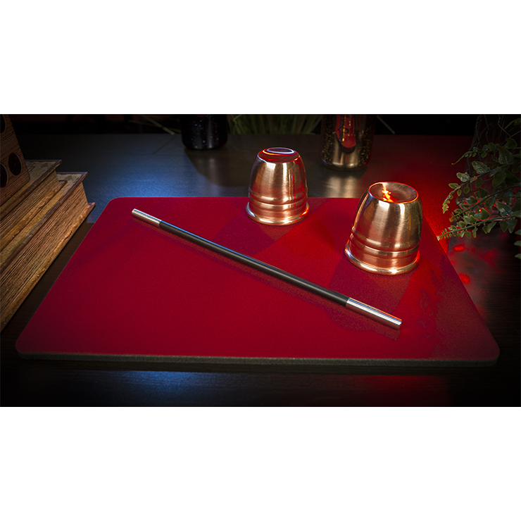 Deluxe Close-Up Pad 11X16 (Red) by Murphy\'s Magic Supplies - Trick